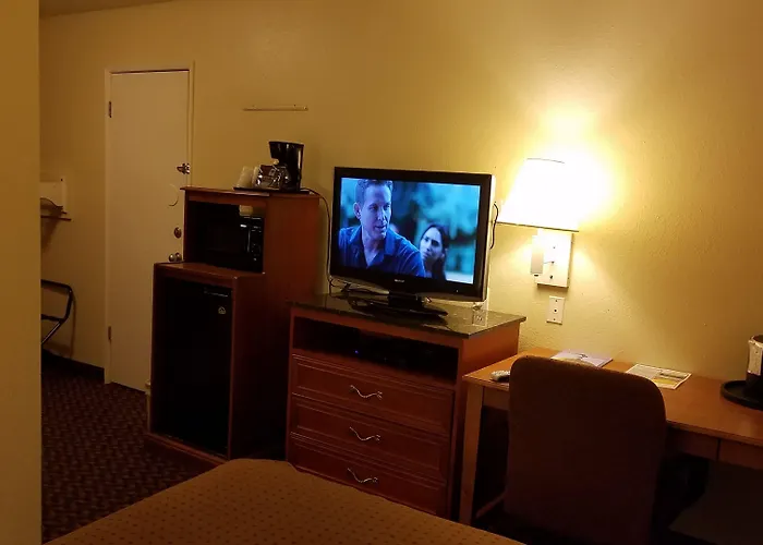 Americas Best Value Inn - Lincoln Airport
